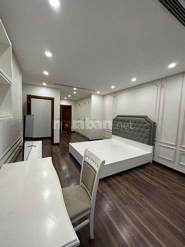 Chính chủ nhờ bán căn hộ chung cư cao cấp dự án 136 Hồ Tùng Mậu 145m2,