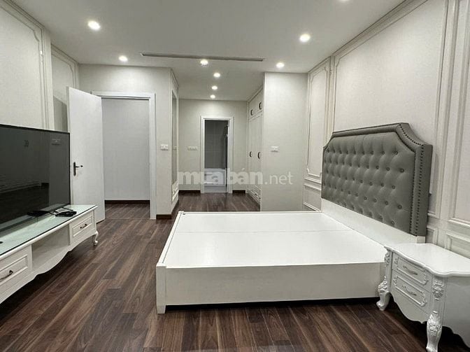 Chính chủ nhờ bán căn hộ chung cư cao cấp dự án 136 Hồ Tùng Mậu 145m2,