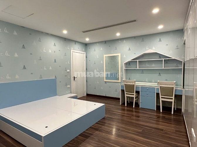 Chính chủ nhờ bán căn hộ chung cư cao cấp dự án 136 Hồ Tùng Mậu 145m2,