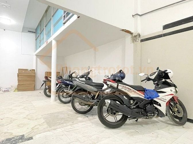 Nhà mới , sạch sẽ , đầy đủ nội thất