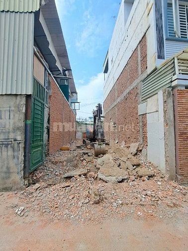 Đất Ngay Ngã Tư Ga,Đường Thạnh Lộc 19,4x17.4m-Gần Chợ Cầu Đồng