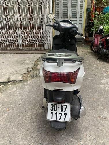 Cần bán xe Honda Lead 110cc kim phun điện tử, màu trắng