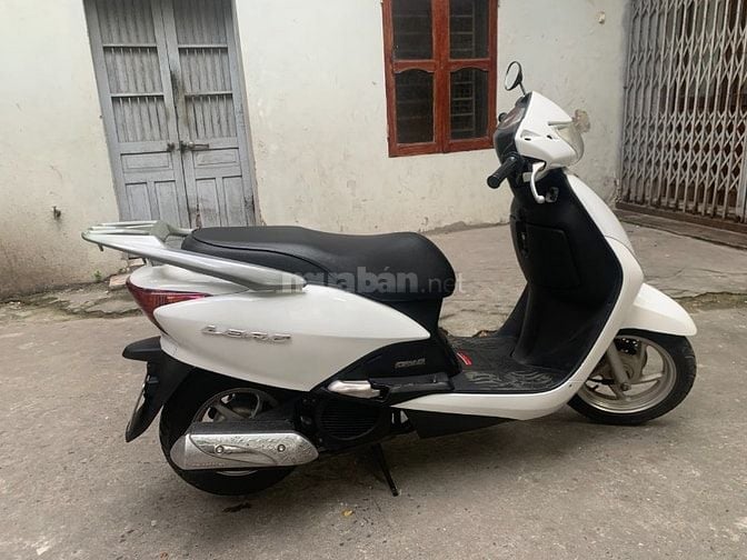 Cần bán xe Honda Lead 110cc kim phun điện tử, màu trắng