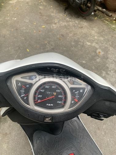 Cần bán xe Honda Lead 110cc kim phun điện tử, màu trắng
