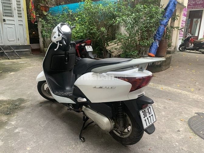 Cần bán xe Honda Lead 110cc kim phun điện tử, màu trắng