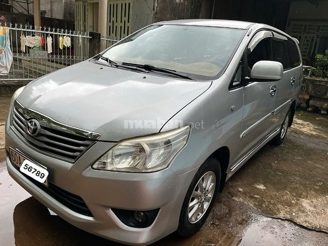 Chính chủ kẹt tiền cần bán xe innova đời 2013 tâm huyết.