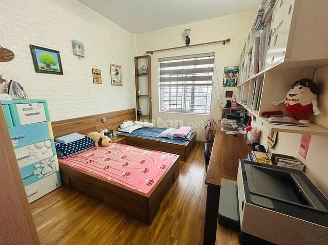 Chính chủ cho thuê chung cư 3PN, 2WC, khu Đô thị Việt Hưng, Long Biên