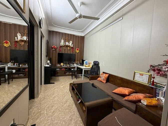 Bán gấp nhà Hoàng cầu,58M,5 tầng,MT 6,8M gần ô tô giá 15,8tỷ.