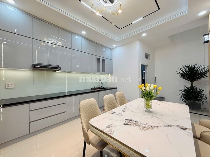 CHÍNH CHỦ BÁN NHÀ 114/PHẠM VĂN CHIÊU MỚI ĐẸP 3LẦU XE HƠI ĐẬU CỬA