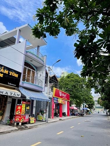 Nhà Lê Đức Thọ Gò Vấp 3 Tầng, Hẻm 6m, 3PN, 4WC, Không Gian Yên Tĩnh Để
