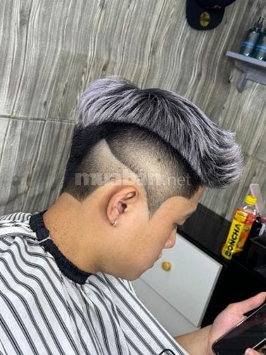Tuyển thợ tóc chuyên nam môi trường gia đình vui vẻ 