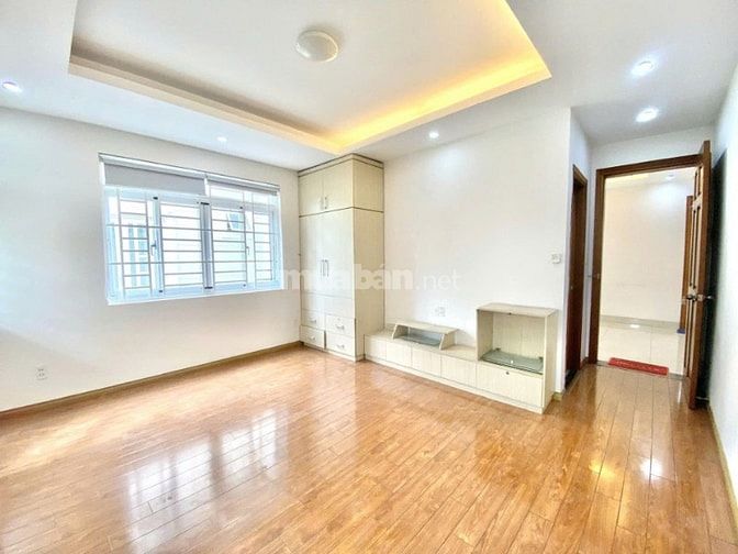 NHÀ HOT- TIỆN KINH DOANH NGAY TRUNG TÂM - 39B Nguyễn Trọng Tuyển, PN