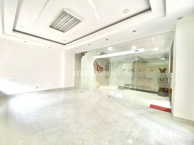 NHÀ HOT- TIỆN KINH DOANH NGAY TRUNG TÂM - 39B Nguyễn Trọng Tuyển, PN