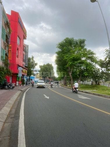 Chủ nhà ở CANADA cần bán gấp MT Trường Sa Phường 2, Quận Phú Nhuận
