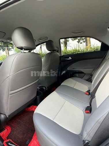 Cần bán Kia Soluto 1.4 AT sx cuối 2023 màu trắng siêu mới