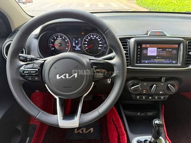 Cần bán Kia Soluto 1.4 AT sx cuối 2023 màu trắng siêu mới