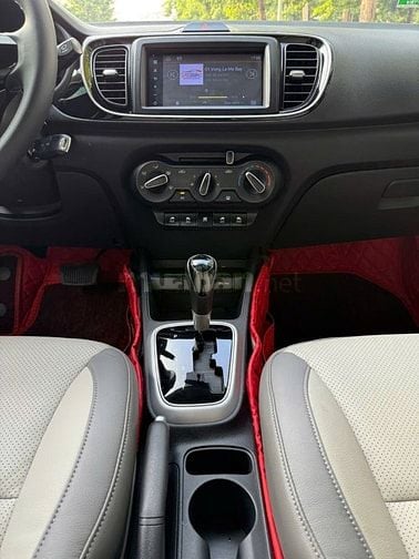 Cần bán Kia Soluto 1.4 AT sx cuối 2023 màu trắng siêu mới
