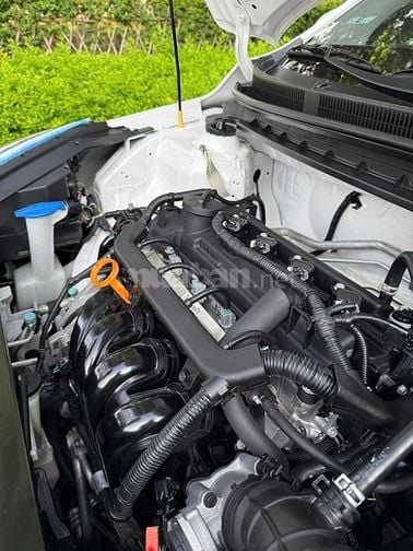Cần bán Kia Soluto 1.4 AT sx cuối 2023 màu trắng siêu mới