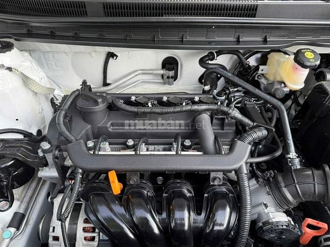 Cần bán Kia Soluto 1.4 AT sx cuối 2023 màu trắng siêu mới