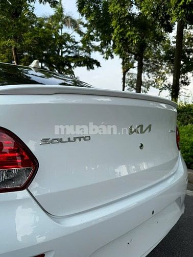 Cần bán Kia Soluto 1.4 AT sx cuối 2023 màu trắng siêu mới