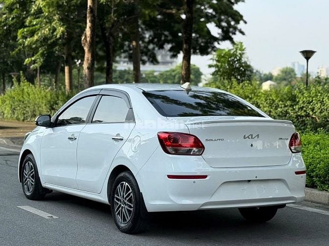 Cần bán Kia Soluto 1.4 AT sx cuối 2023 màu trắng siêu mới