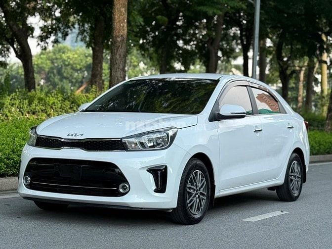 Cần bán Kia Soluto 1.4 AT sx cuối 2023 màu trắng siêu mới