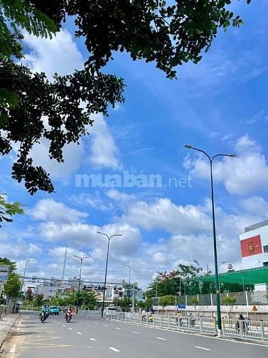 Nhà Ngang 5m Dương Quảng Hàm Gần Phạm Huy Thông, Xe Hơi Vào Tận Nhà Ch