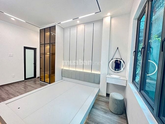 Bán siêu phẩm P. Vĩnh Phúc - ngõ 3 gác,nhà thoáng, 28m2-5 tầng-6.68 tỷ