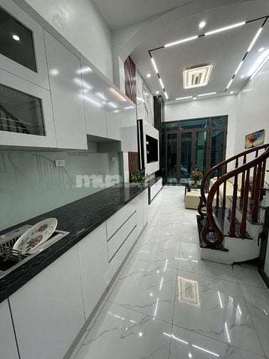 Bán siêu phẩm P. Vĩnh Phúc - ngõ 3 gác,nhà thoáng, 28m2-5 tầng-6.68 tỷ