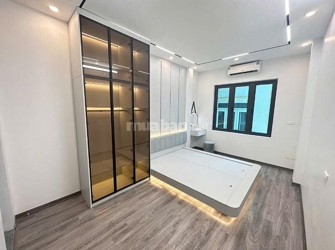 Bán siêu phẩm P. Vĩnh Phúc - ngõ 3 gác,nhà thoáng, 28m2-5 tầng-6.68 tỷ