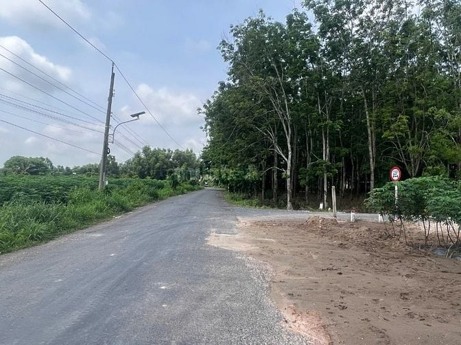 167m2 thổ cư. Đường nhựa. Gần cổng KCN. 800tr còn TL 