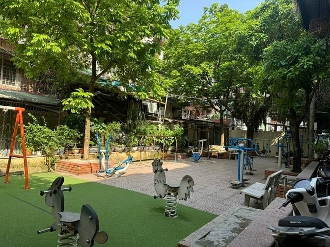 TẬP THỂ 100 M2 - MẶT PHỐ ẨM THỰC NGUYỄN VĂN TUYẾT ĐỐNG ĐA