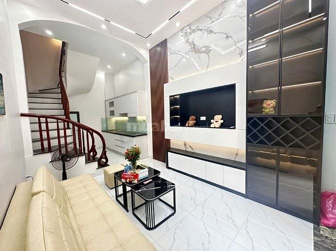 Bán siêu phẩm P. Vĩnh Phúc - ngõ 3 gác,nhà thoáng, 28m2-5 tầng-6.68 tỷ