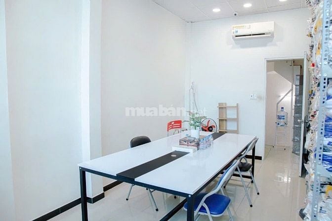 Cho thuê nhà mặt tiền Lũy Bán Bích, P.T.T.Hòa, Q.Tân Phú giá 18tr