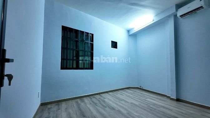 Bán hoặc cho thuê nhà mặt tiền Nguyễn Văn Giai Quận 1, sổ hồng