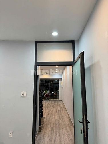 Bán hoặc cho thuê nhà mặt tiền Nguyễn Văn Giai Quận 1, sổ hồng