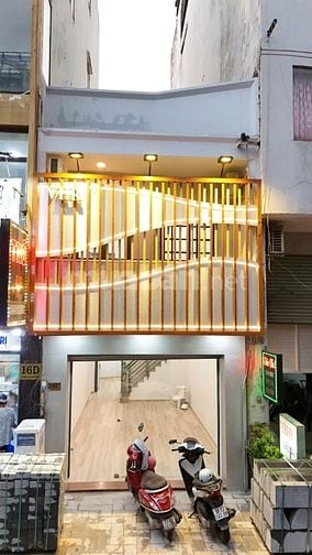 Bán hoặc cho thuê nhà mặt tiền Nguyễn Văn Giai Quận 1, sổ hồng