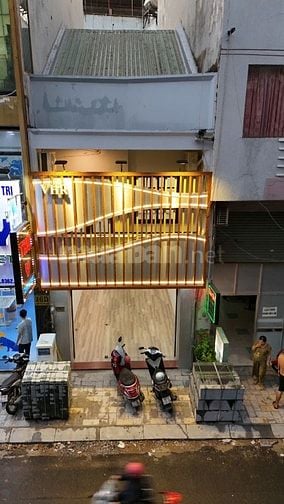Bán hoặc cho thuê nhà mặt tiền Nguyễn Văn Giai Quận 1, sổ hồng