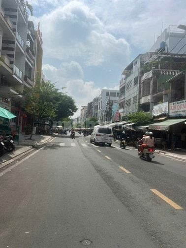Bán gấp nhà cấp 4 Mặt Tiền Kinh Doanh đường Trần Quý P.4 Quận 11