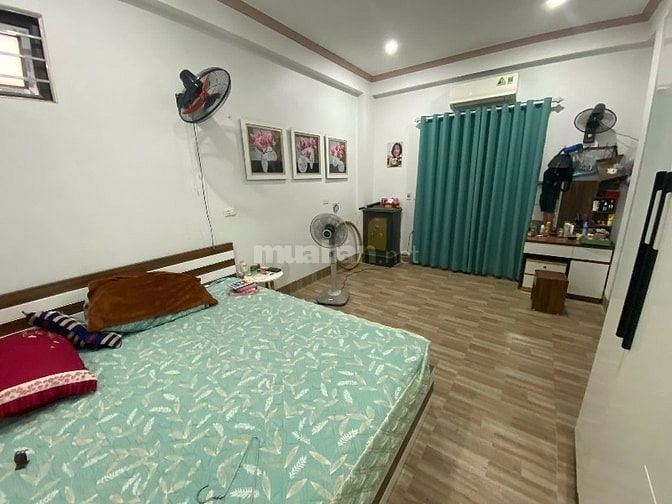 Chính chủ cho thuê nhà nguyên căn . Vừa ở kết hợp kinh doanh buôn bán 