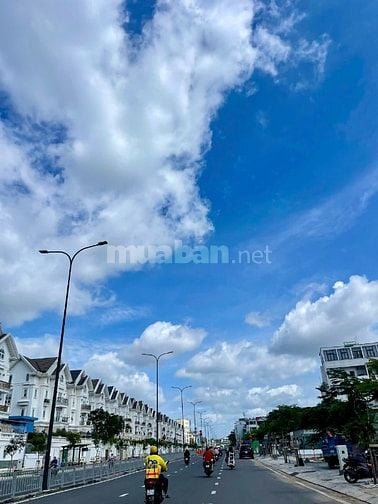 Nhà 3 Tầng Dương Quảng Hàm Gần Văn Lang, Nguyễn Thái Sơn, Ô Tô Vào Tận