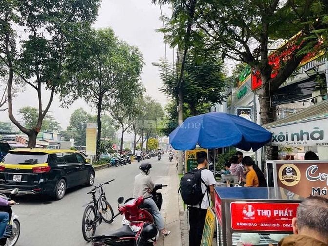 Nhà phố mặt đường Nguyễn Lương Bằng Quận 7, Ngang hơn 5 m chỉ 13 tỷ.
