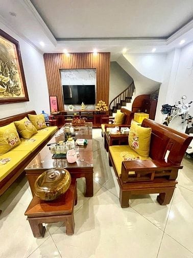 11,8 tỷ. 65m , 6 tầng xây mới thang máy. Mời bà con bấm chuông.