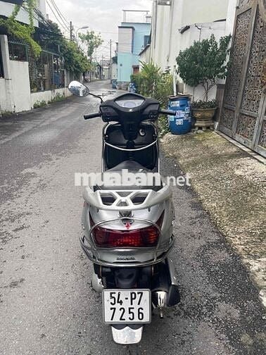 Bán honda scr Fi máy rất êm, biển số thành phố