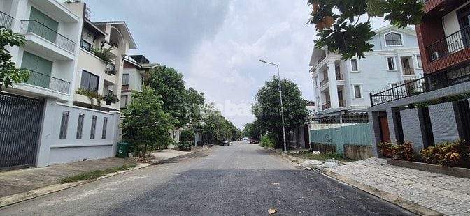 GIẢM 10 TỶ BÁN CHIA TÀI SẢN KHUÔN ĐẤT BIỆT THỰ SÂN VƯỜN- 18X18M- BÌNH 