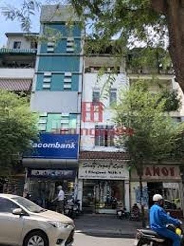 Bán nhà mặt tiến Lê Thánh Tôn Q1