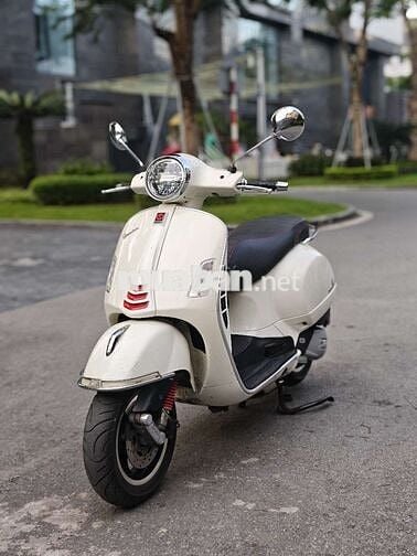 Vespa GTS iget 2022, biển số Hoàn Kiếm