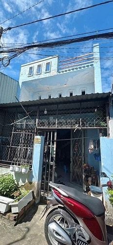 nhà bán có lầu xuân thới sơn 4 dài 13 hẻm thông