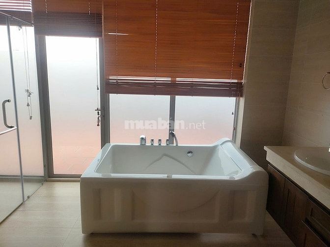 Biệt thự Riviera Cove, 1 trệt 2 lầu, 4PN, gara, bếp lớn. view thoáng