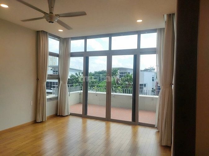 Biệt thự Riviera Cove, 1 trệt 2 lầu, 4PN, gara, bếp lớn. view thoáng